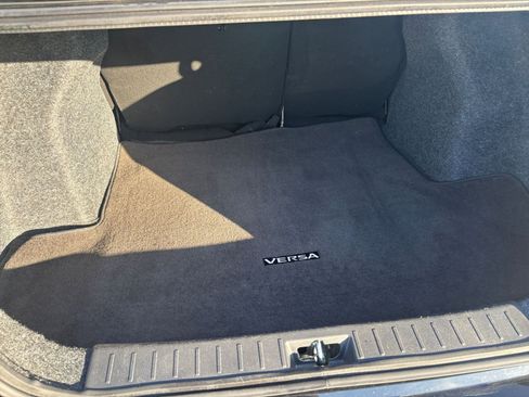 Used 2025 Nissan Versa SV image 29