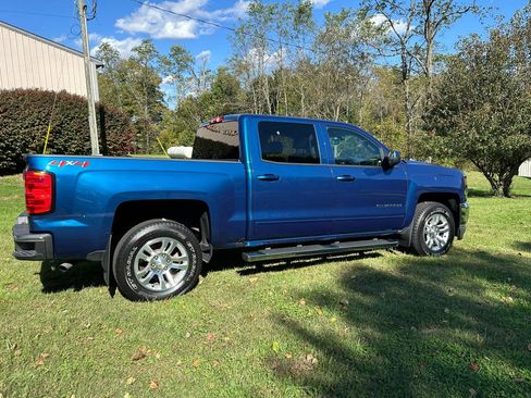 Used 2018 Chevrolet Silverado 1500 LT w/ All Star Edition AWD/4WD image 10