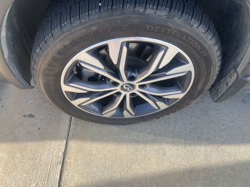 Certified 2017 INFINITI QX30 Premium w/ Navigation Package image 10