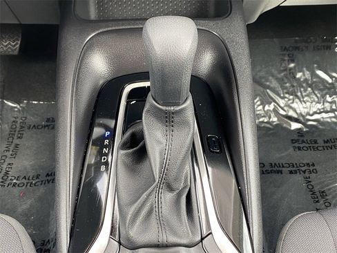 Certified 2025 Toyota Corolla LE image 31