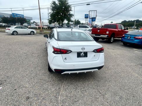 Used 2023 Nissan Versa S FWD image 19