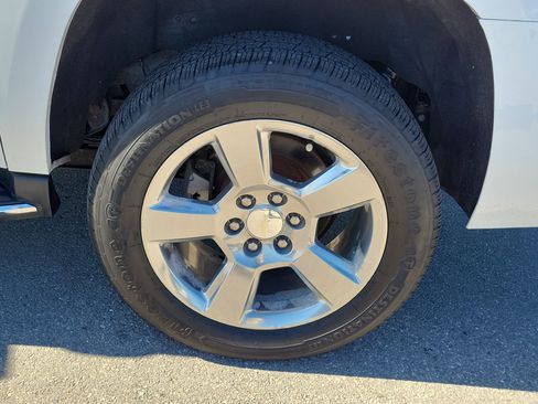 Used 2019 Chevrolet Suburban Premier image 28