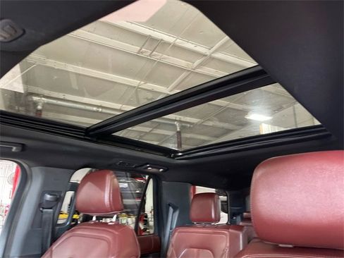 Used 2024 Ford Expedition Limited image 22