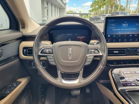 Used 2022 Lincoln Nautilus Reserve image 17