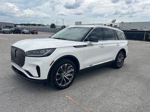 Used 2025 Lincoln Aviator AWD w/ Equipment Group 101A image 9