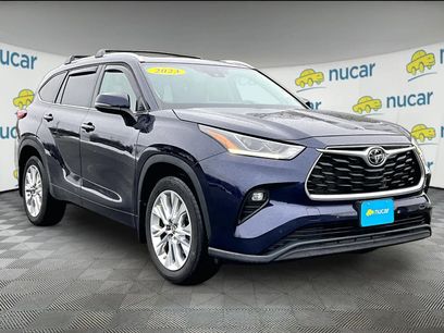 Used 2023 Toyota Highlander Limited
