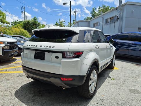 Used 2018 Land Rover Range Rover Evoque SE AWD/4WD image 9