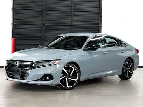 Used 2022 Honda Accord Sport image 2
