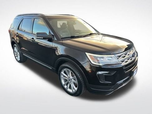 Used 2019 Ford Explorer XLT w/ Equipment Group 202A image 10