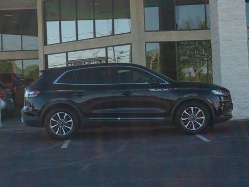 Used 2019 Lincoln Nautilus Select FWD image 2
