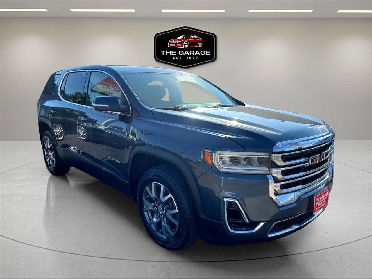 Used 2020 GMC Acadia SLE AWD/4WD image 2