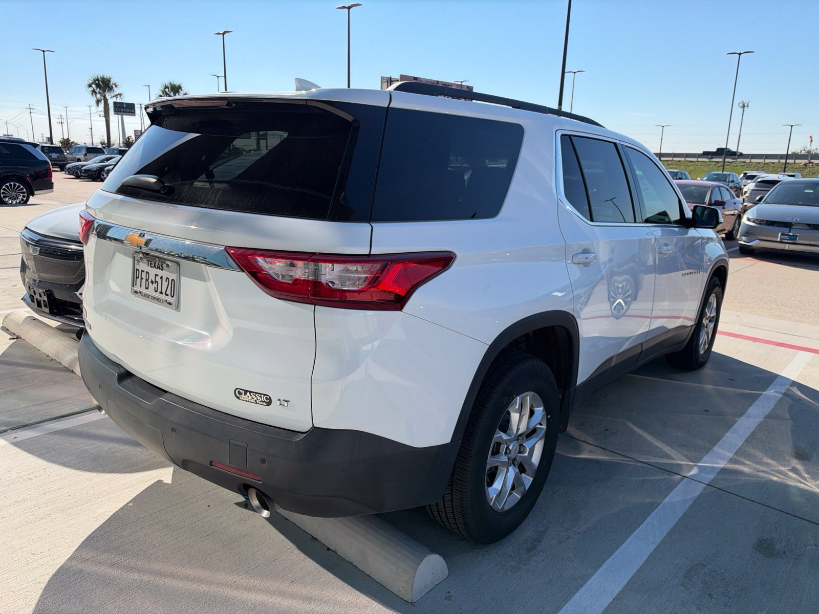 Used 2020 Chevrolet Traverse LT FWD image 6