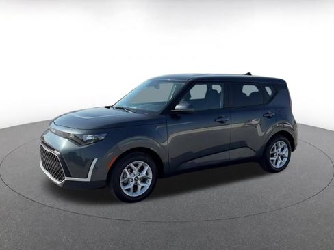 Used 2025 Kia Soul LX w/ LX Technology Package FWD image 8