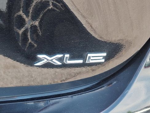 Used 2015 Toyota Avalon XLE Premium FWD image 31