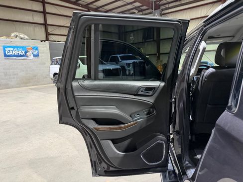 Used 2018 Chevrolet Tahoe LT w/ LT Signature Package RWD image 15