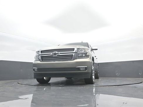 Used 2019 Chevrolet Suburban Premier w/ Premier Plus Edition image 31