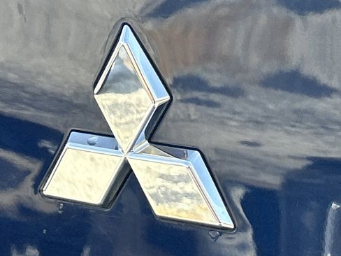 Used 2023 Mitsubishi Outlander SE AWD/4WD image 15