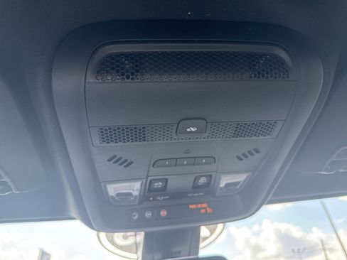 Used 2025 Cadillac XT5 Premium Luxury image 23