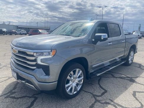 Used 2025 Chevrolet Silverado 1500 High Country w/ High Country Premium Package AWD/4WD image 1