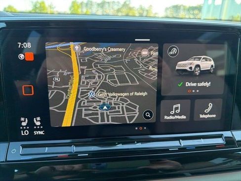 Used 2024 Volkswagen Atlas SEL Premium R-Line AWD/4WD image 18