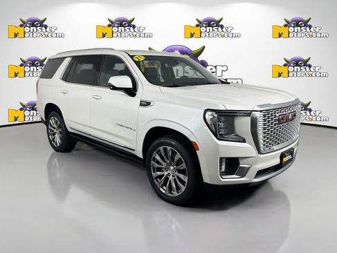 Used 2021 GMC Yukon Denali w/ Denali Premium Package AWD/4WD image 3