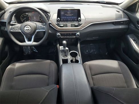 Used 2024 Nissan Altima 2.5 SV image 13