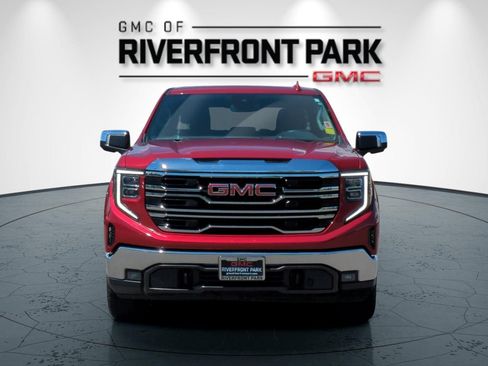 Used 2024 GMC Sierra 1500 SLT w/ SLT Premium Package AWD/4WD image 8