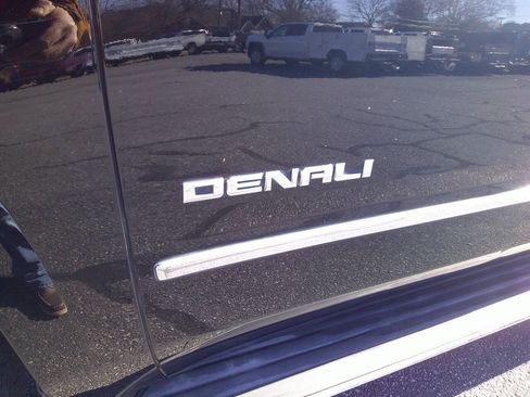 Used 2015 GMC Yukon XL Denali w/ Open Road Package image 8