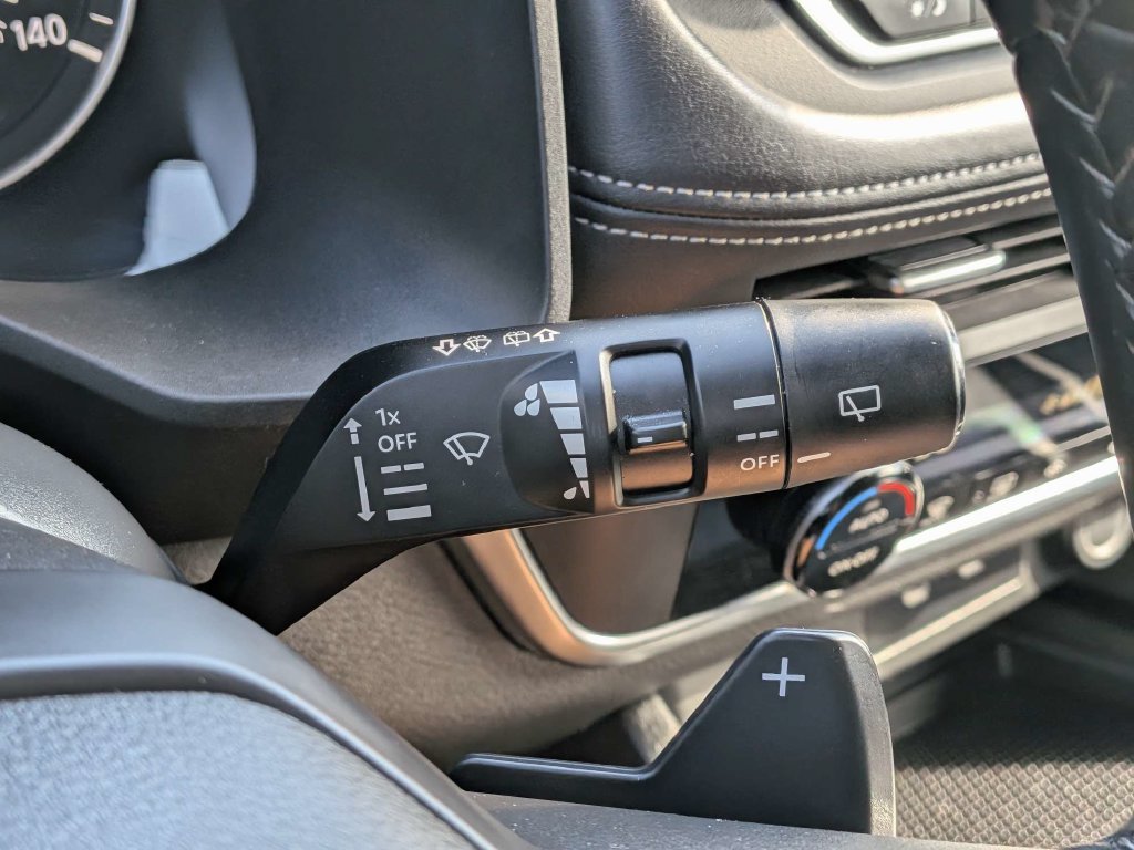 Used 2025 Nissan Rogue SV FWD image 26