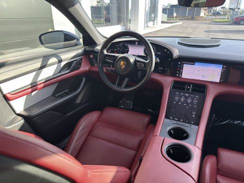 Used 2022 Porsche Taycan image 36