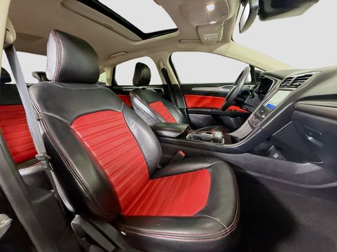 Used 2020 Ford Fusion SE image 29