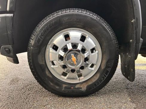 Used 2025 Chevrolet Silverado 3500 High Country w/ Technology Package image 15