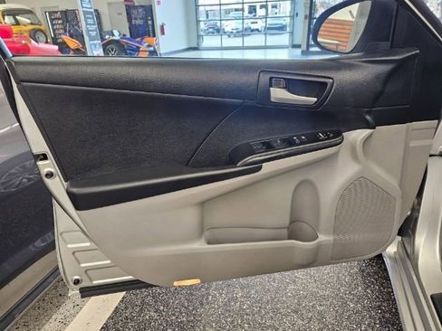 Used 2012 Toyota Camry LE image 16