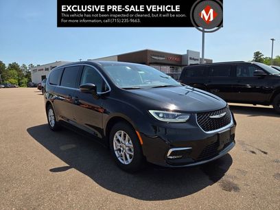 Used 2024 Chrysler Pacifica Touring-L