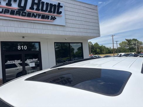 Used 2024 Dodge Durango GT RWD image 12