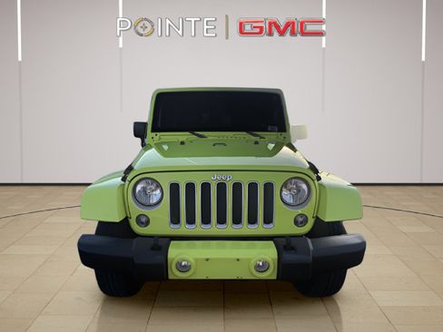 Used 2016 Jeep Wrangler Unlimited Sahara w/ Connectivity Group image 11