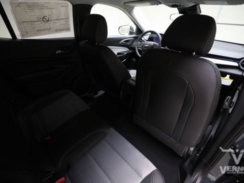 New 2026 Chevrolet Trax LT FWD image 12