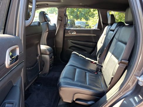 Used 2017 Jeep Grand Cherokee Limited AWD/4WD image 10