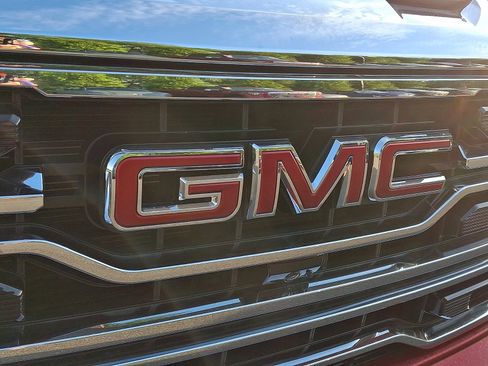 Used 2026 GMC Sierra 1500 SLT w/ SLT Premium Plus Package AWD/4WD image 8