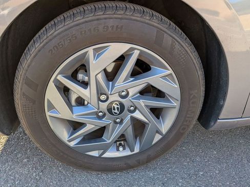 Certified 2024 Hyundai Elantra SEL image 3