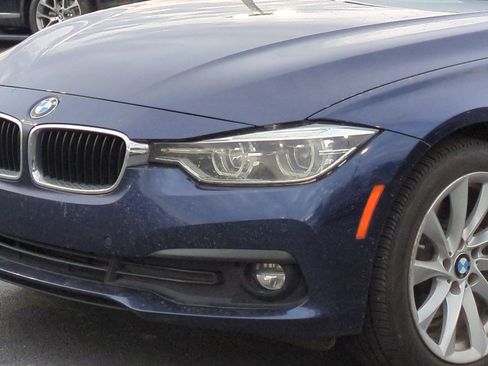 Used 2018 BMW 320i xDrive Sedan image 6