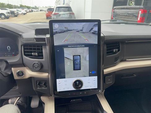 Used 2023 Ford Expedition Platinum RWD image 11