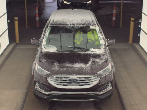 Used 2022 Ford Edge SEL w/ Convenience Package image 2