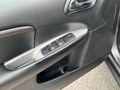 Used 2019 Dodge Journey GT FWD image 12