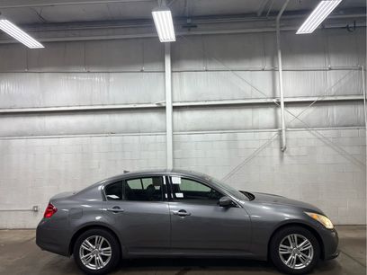Used 2013 INFINITI G37 x w/ Premium Pkg