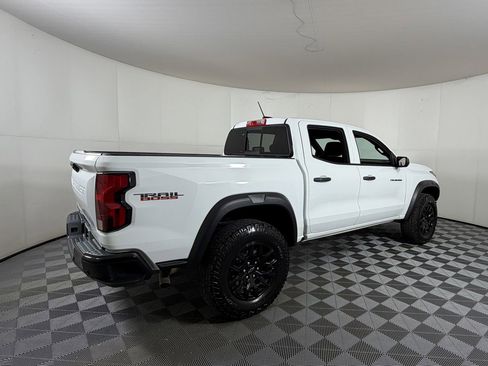Used 2024 Chevrolet Colorado Trail Boss AWD/4WD image 4