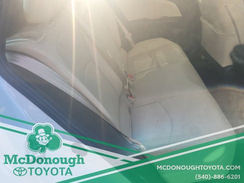 Certified 2022 Toyota Prius LE image 18