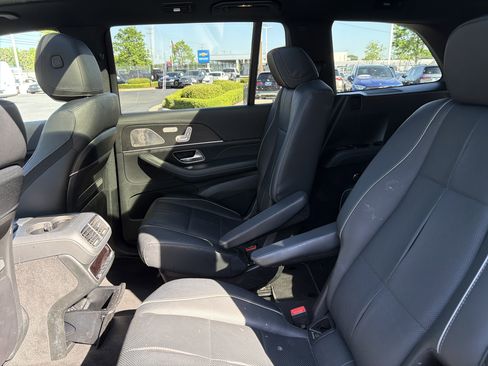Certified 2023 Mercedes-Benz GLS 580 4MATIC image 32