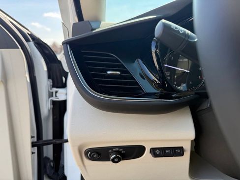 Used 2023 Buick Envision Avenir FWD image 20