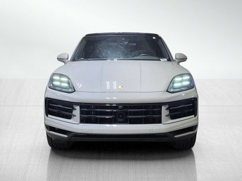 Used 2024 Porsche Cayenne Coupe AWD/4WD image 2